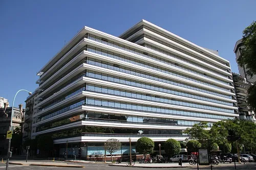 El emblemático edificio Plaza San Martín, renovado