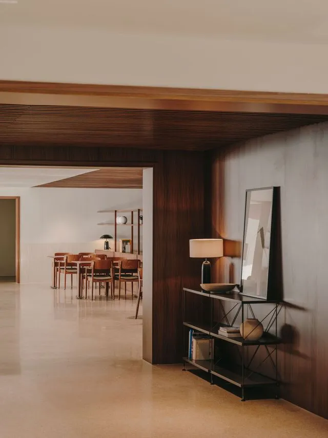 Miriam Castells Studio convierte una residencia para mayores en Collserola en un hogar donde el diseño cuida