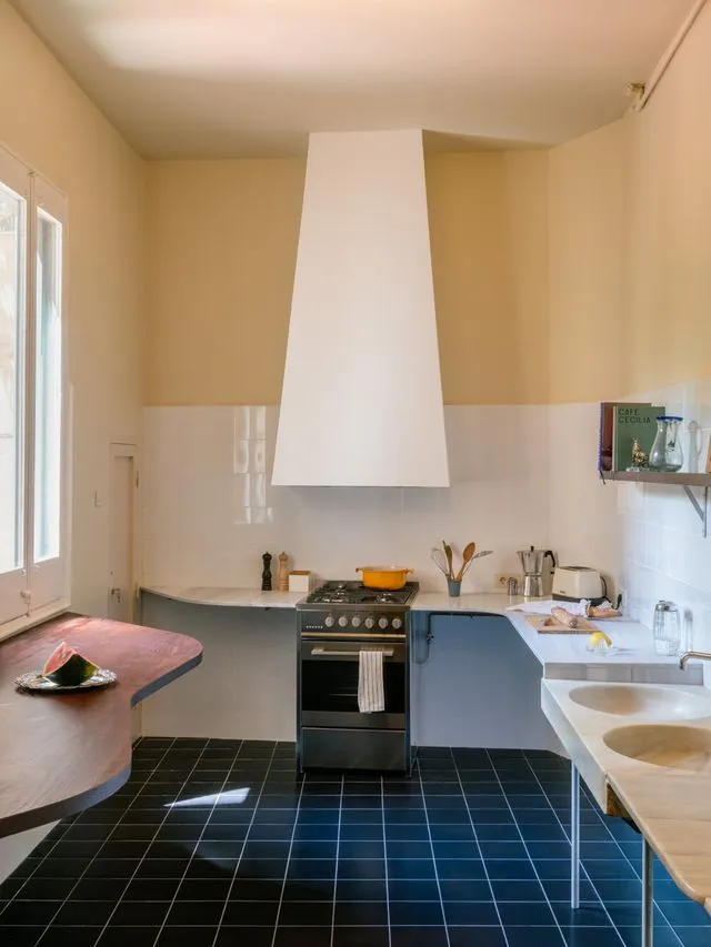Casa Plató: h3o architects rehabilita una joya del siglo XIX en el barrio de Gràcia preservando su memoria cinematográfica
