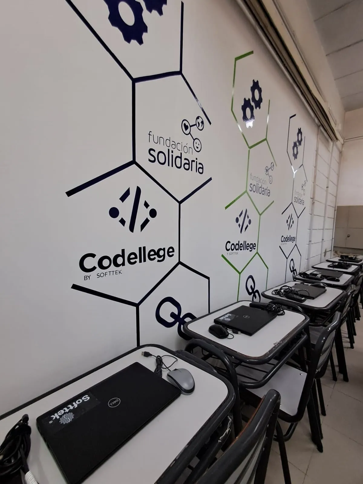 Softtek y Fundación Loma Negra inauguran un aula tecnológica en Cañuelas para acercar la innovación a más de 800 estudiantes