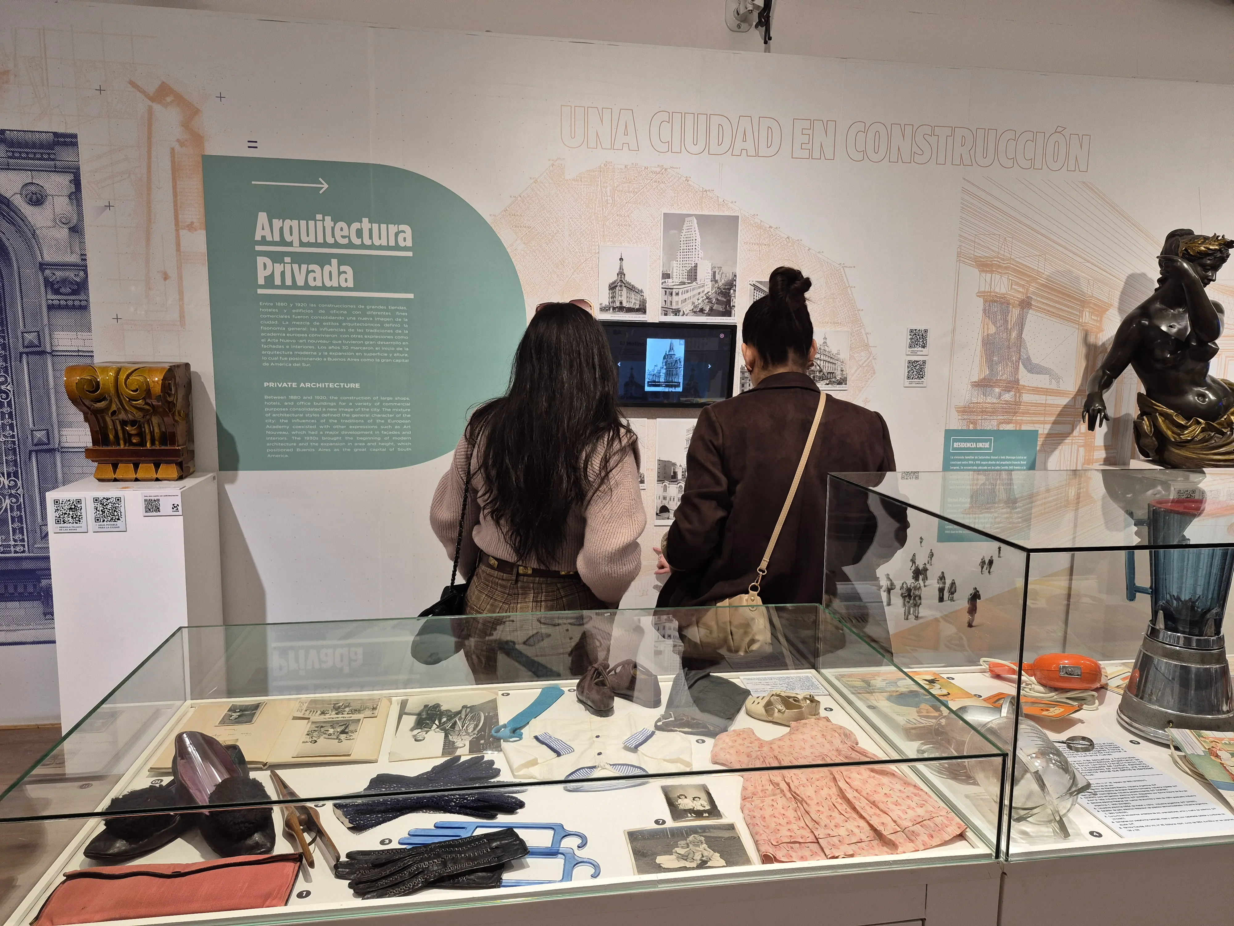 Más de 100 piezas inéditas renuevan la exposición general del Museo de la Ciudad