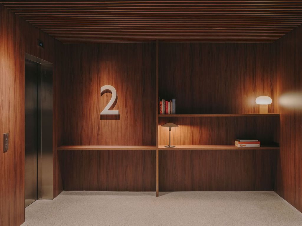 Miriam Castells Studio convierte una residencia para mayores en Collserola en un hogar donde el diseño cuida - Imagen 10