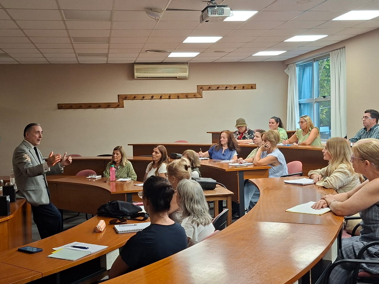 COMENZÓ EN LA UNIVERSIDAD DE SAN ISIDRO EL PROGRAMA DE PROFUNDIZACIÓN ACERCA DEL PATRIMONIO ARTÍSTICO DEL PAGO DE LA COSTA - Imagen 2