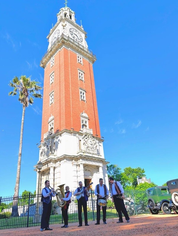 La Torre Monumental cumple 110 años y lo celebra a lo grande - Imagen 2