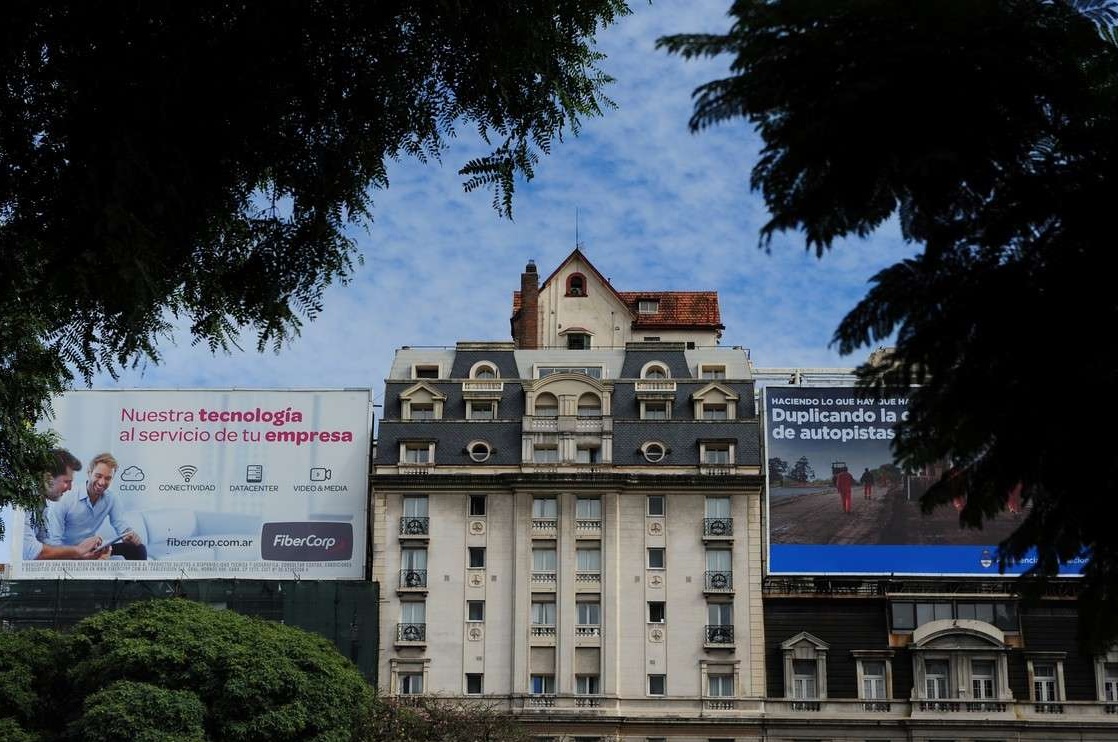 Hito urbano: la historia del chalet construido sobre la terraza de un edificio de nueve pisos con vista al Obelisco