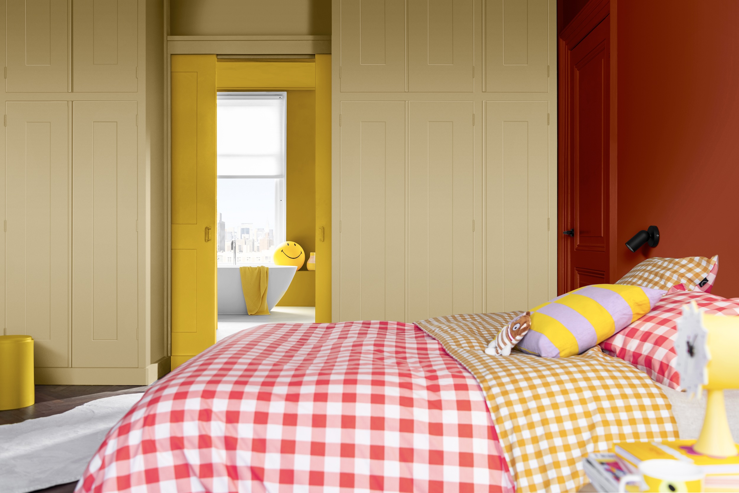 Abrir la puerta al color: la tendencia que renueva los ambientes