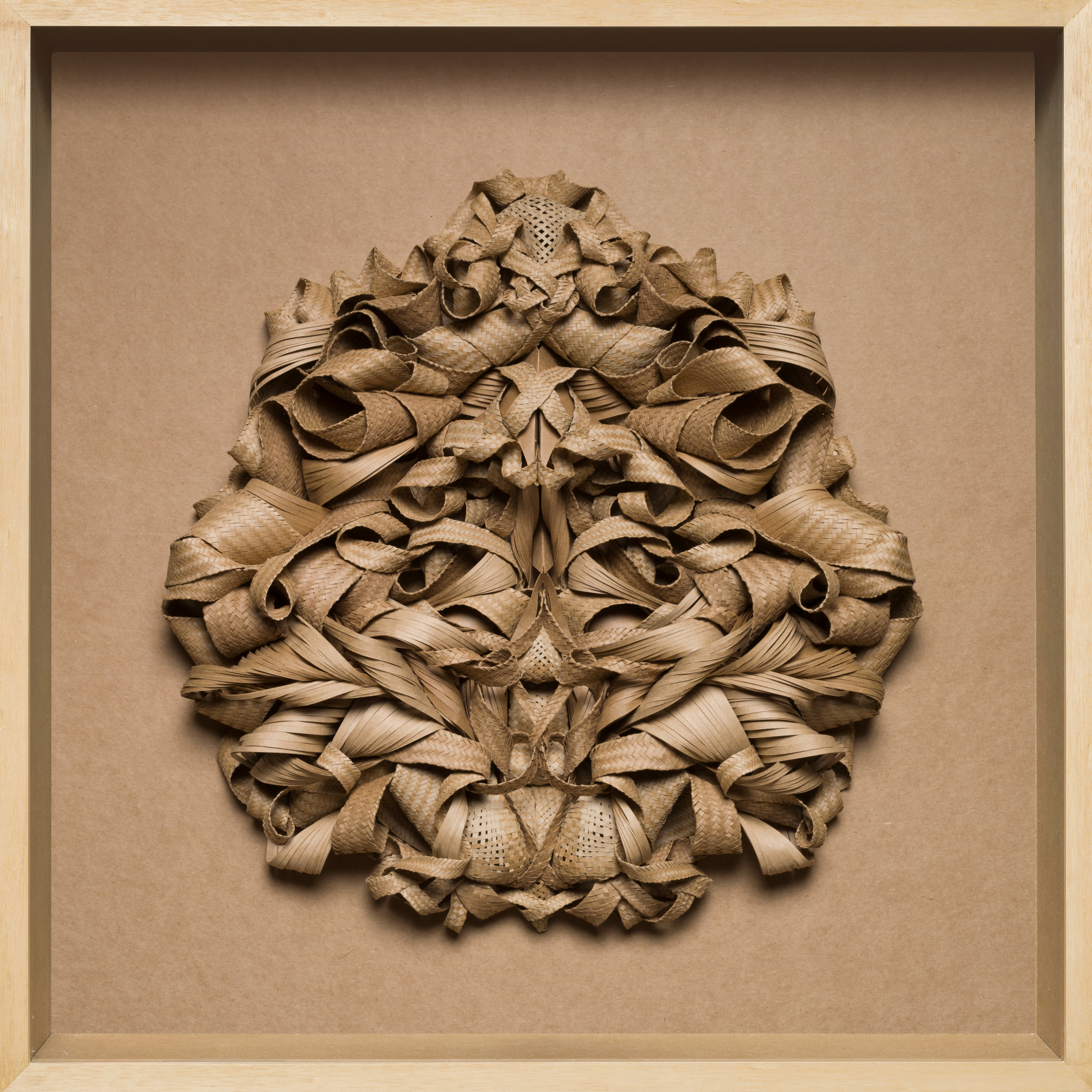 2&deg; Premio T&eacute;cnica Cl&aacute;sica, Mariana Brea. Cr&aacute;neo De Selva, 2025. Papel Misionero Cortado Y Entretejido a Mano