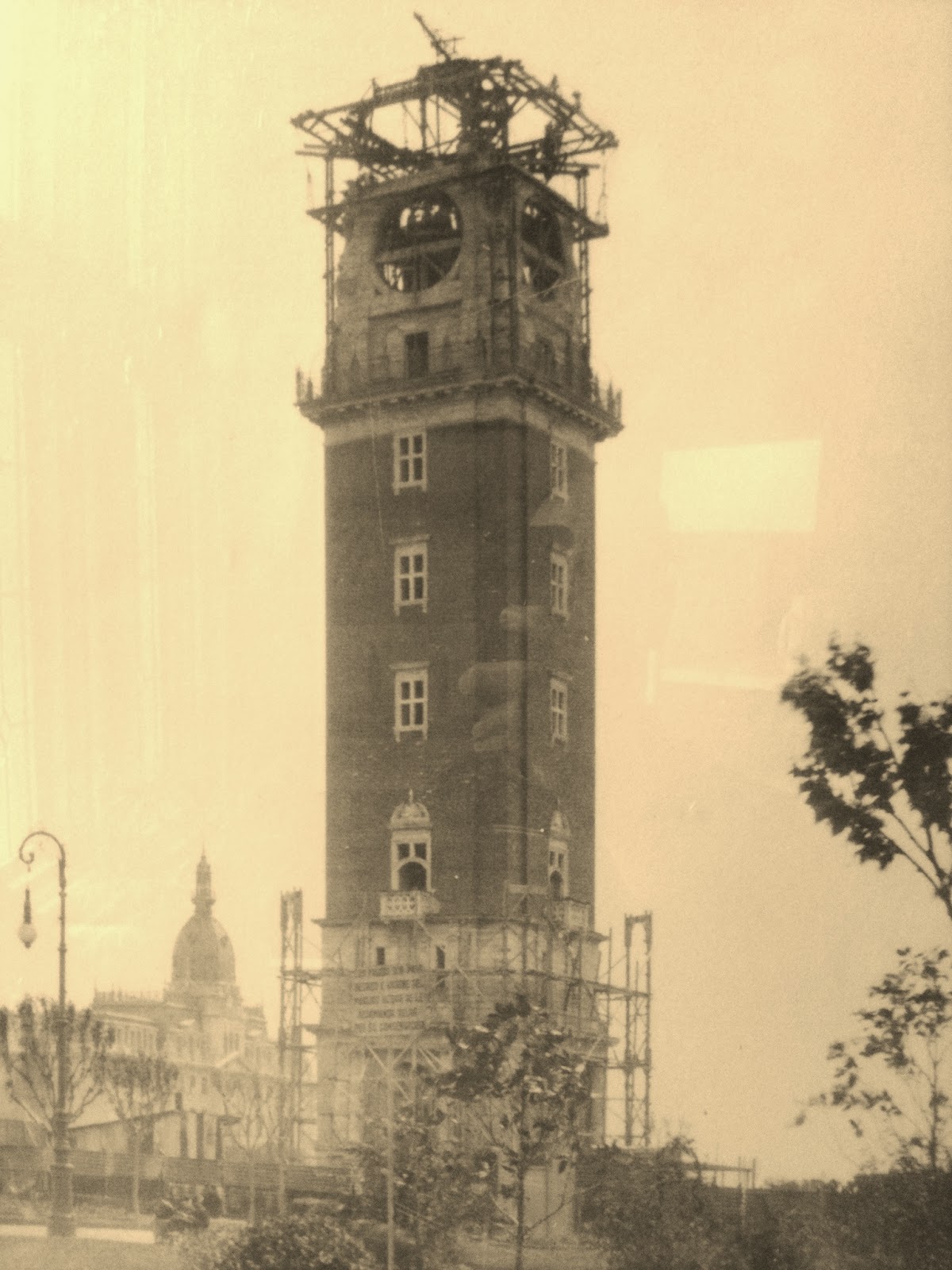 La Torre Monumental cumple 110 años y lo celebra a lo grande - Imagen 6