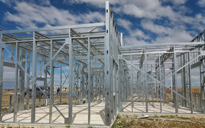El fin del derroche de agua: cómo la Construcción en Seco y el Steel Frame redefinen el uso del agua de obra en Argentina
