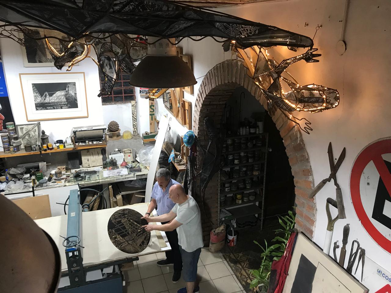 LA REVISTA HABITAT VISITÓ LA CASA TALLER DEL ARTISTA LEONARDO GOTLEYB EN LA BOCA - Imagen 3