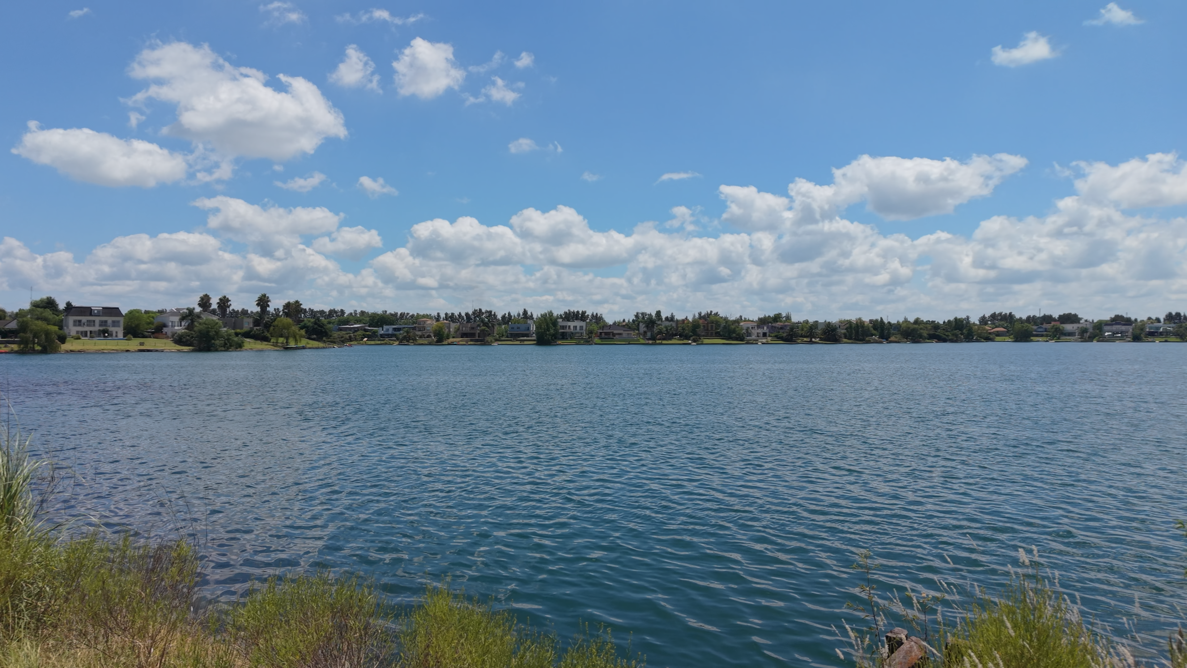 Santa Clara Residences: la oportunidad de habitar un espejo de agua cristalina cada día - Imagen 1