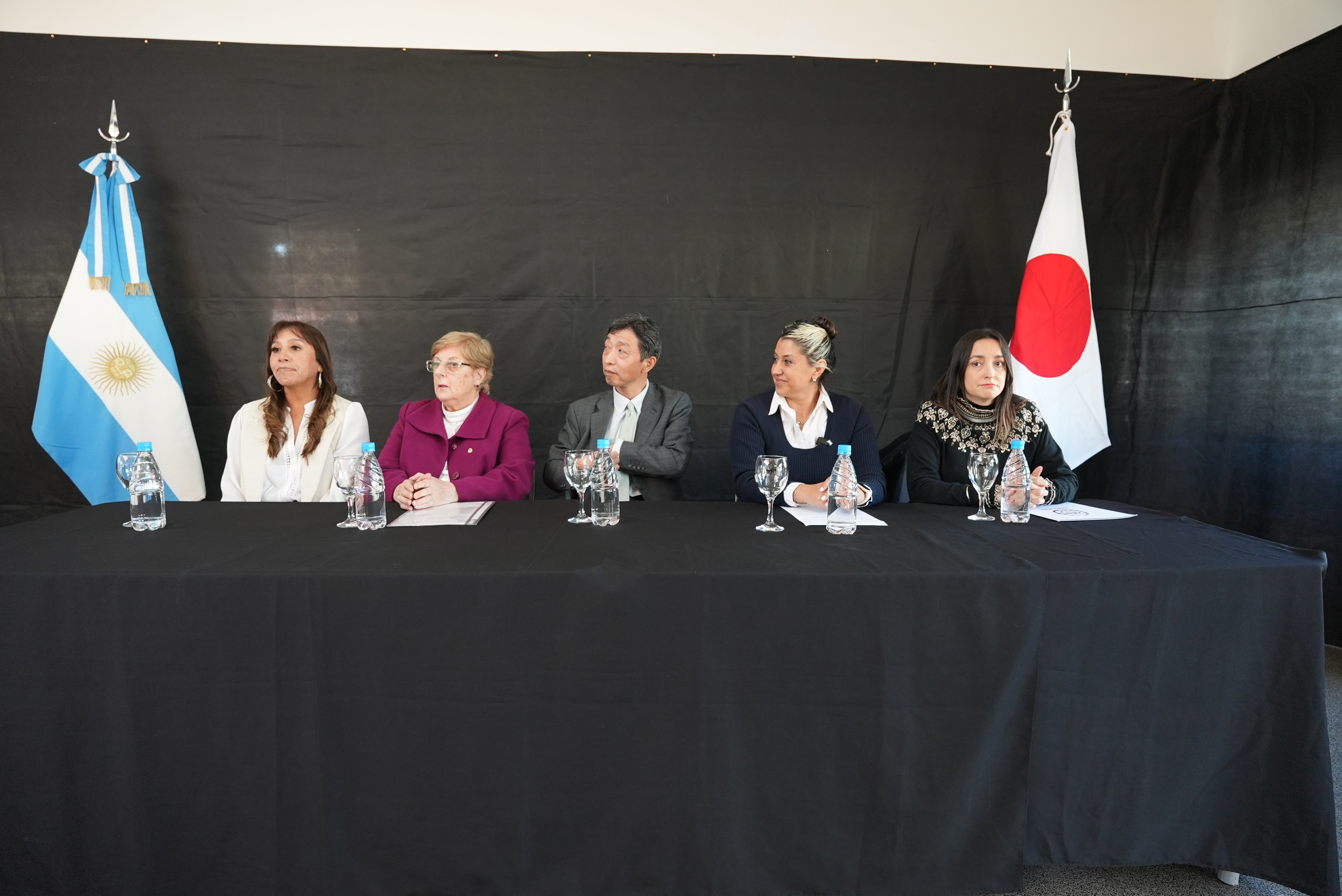 Japón realizó una donación de equipamiento odontológico al CIC 17 de Octubre de Caleta Olivia.  - Imagen 4