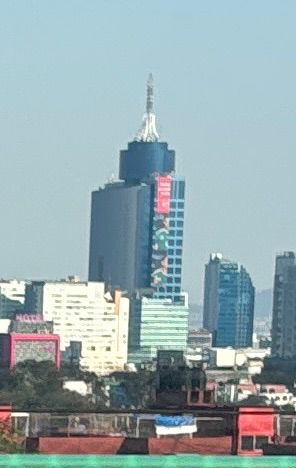 Inundan la Ciudad de México con más de 100 anuncios envolventes en edificios que están prohibidos por la ley de publicidad exterior - Imagen 1